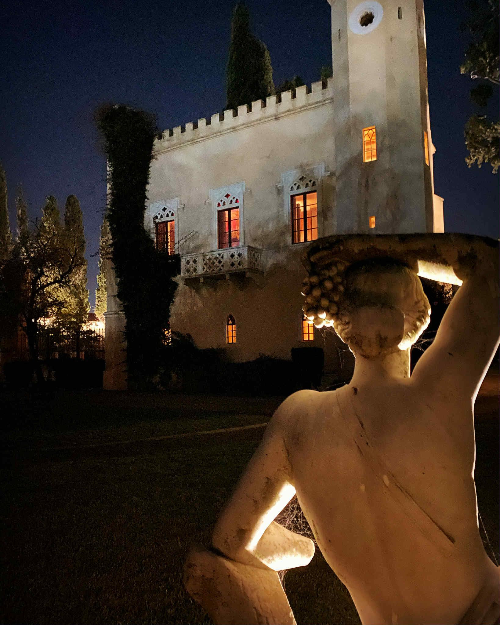 Μemnon Christmas Privé “Νύχτα των Κεριών" στον Πύργο Βασιλίσσης!