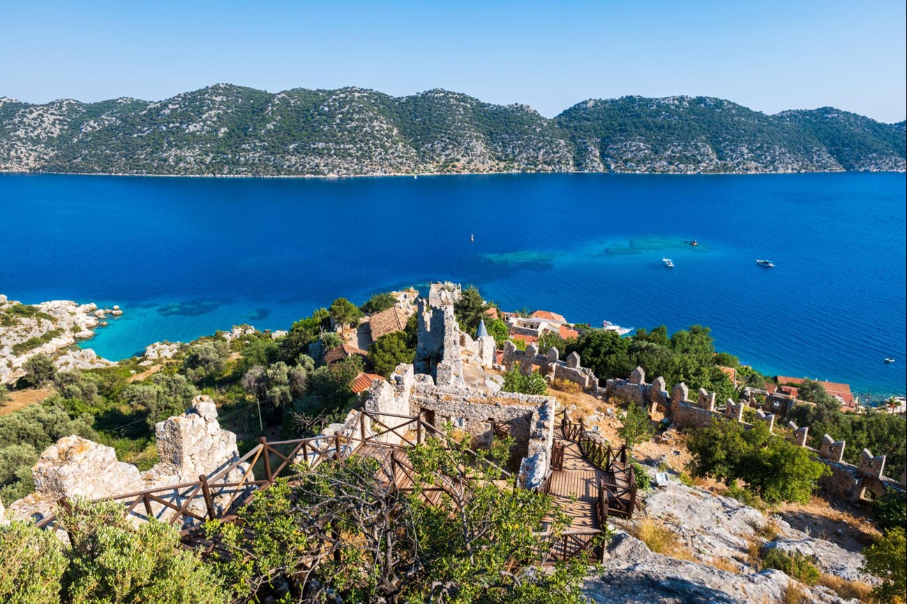 ΑΠΟ ΤΑ ΓΑΛΑΖΙΑ ΠΑΡΑΛΙΑ ΤΗΣ ΛΥΚΙΑΣ ΚΑΙ ΠΑΜΦΥΛΙΑΣ  ΣΤΙΣ ΥΠΟΣΚΑΦΕΣ ΠΟΛΙΤΕΙΕΣ Σ
