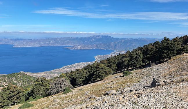 Πεζοπορία στα ΓΕΡΑΝΕΙΑ