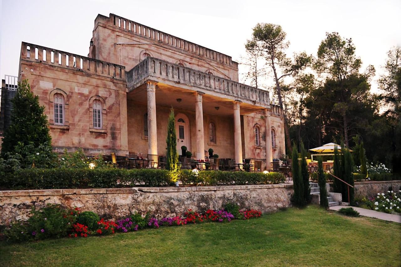 ΜΑΙΟΣ ΣΤΗΝ ΑΙΓΕΙΡΑ ΚΑΙ ΤΟ AREA SYNEST