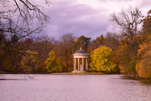 ΧΡΙΣΤΟΥΓΕΝΝΙΑΤΙΚΕΣ ΑΓΟΡΕΣ  ΣΤΗΝ ΑΘΗΝΑ ΤΟΥ ΙΖΑΡ